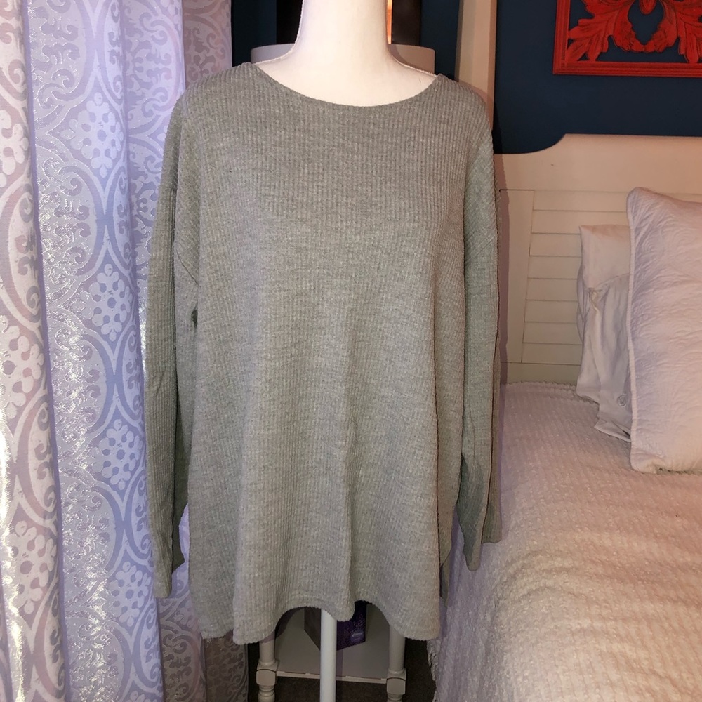 Metropolitan medium grey tunic shirt /sweater